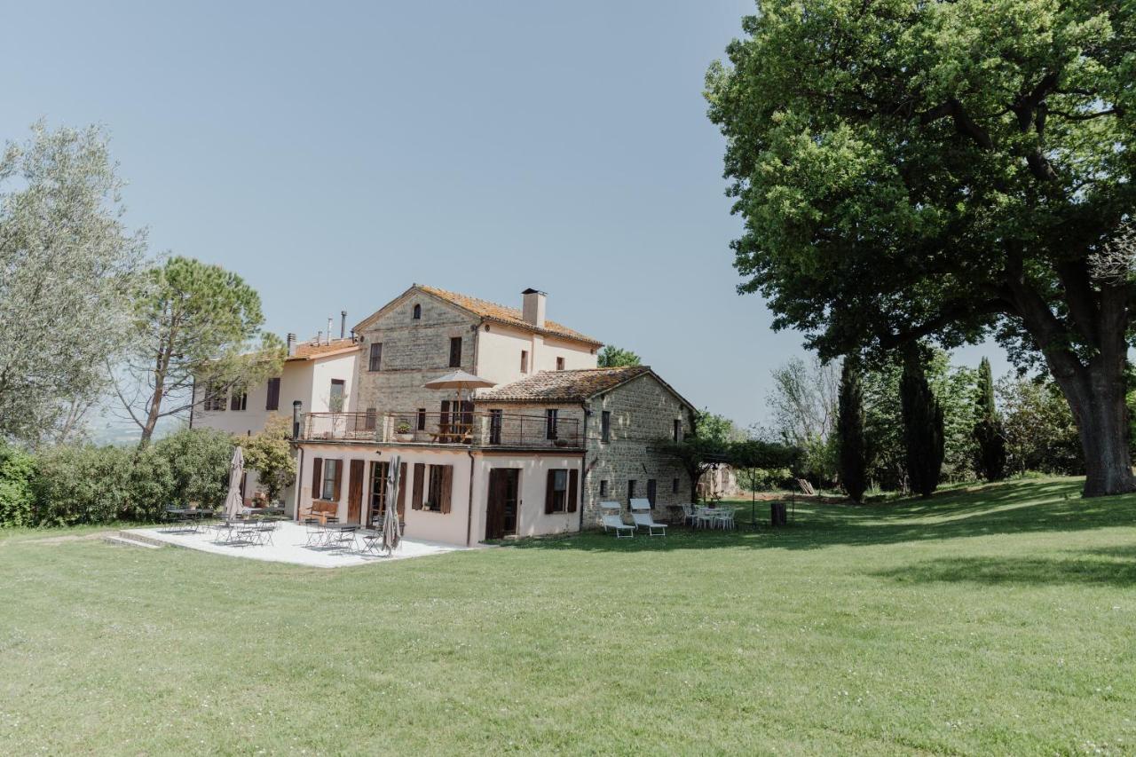 Agriturismo Qui Voglio Monte Roberto Esterno foto
