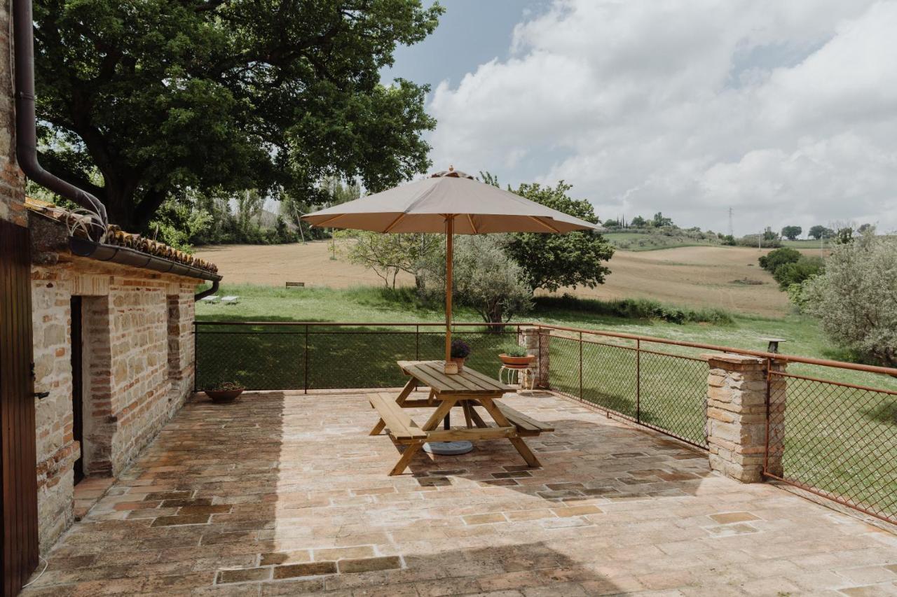 Agriturismo Qui Voglio Monte Roberto Esterno foto
