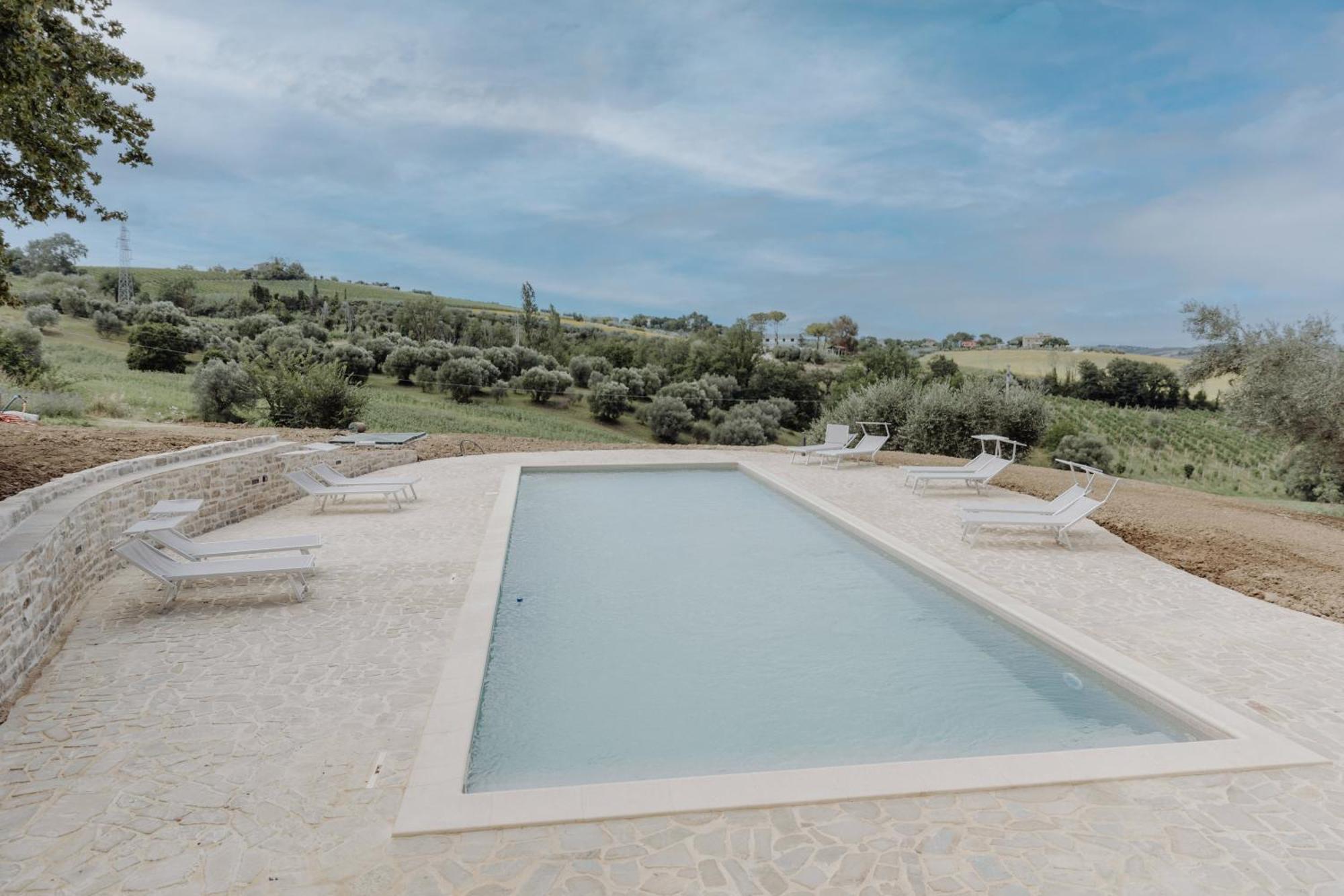 Agriturismo Qui Voglio Monte Roberto Esterno foto