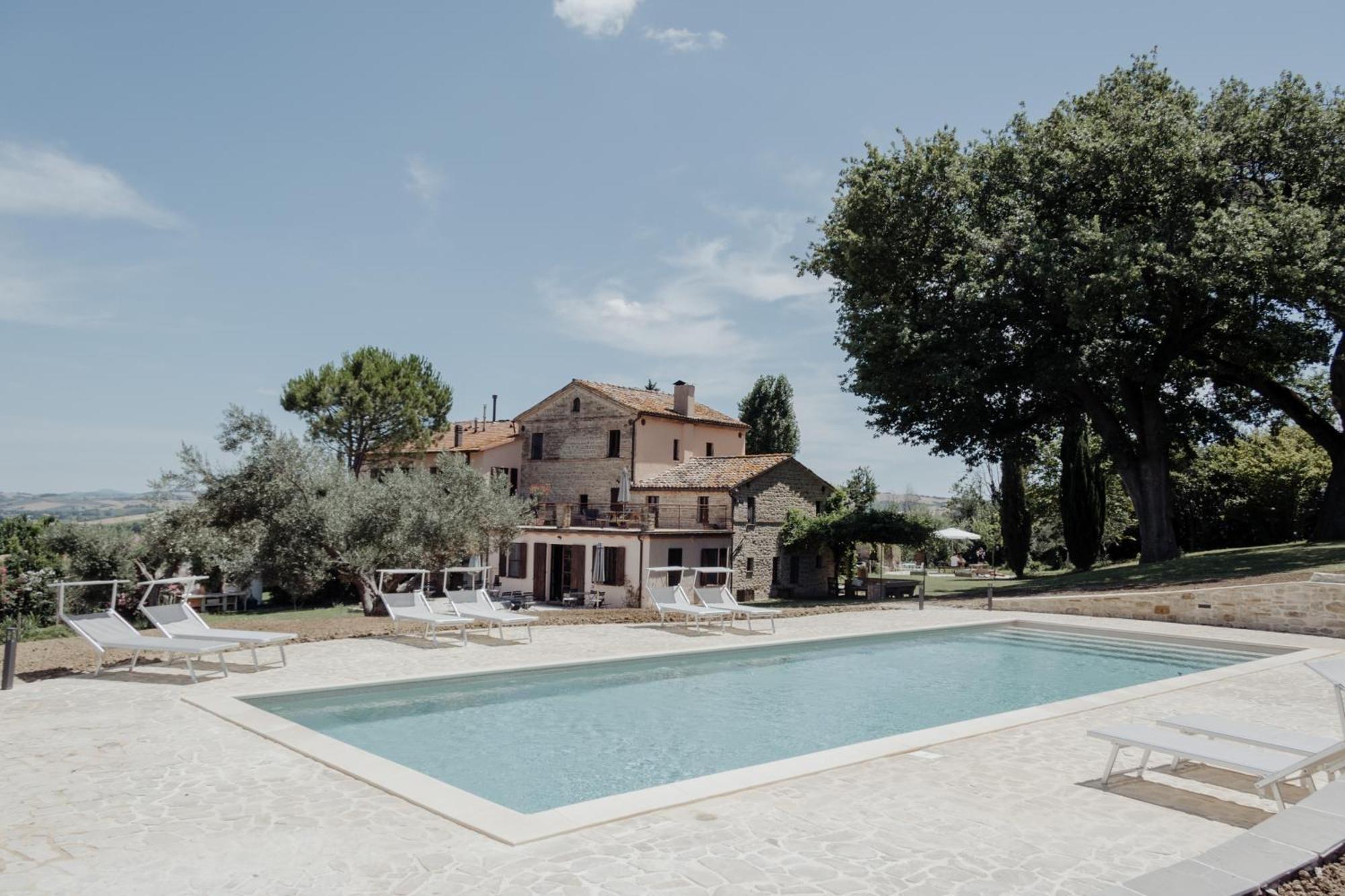 Agriturismo Qui Voglio Monte Roberto Esterno foto