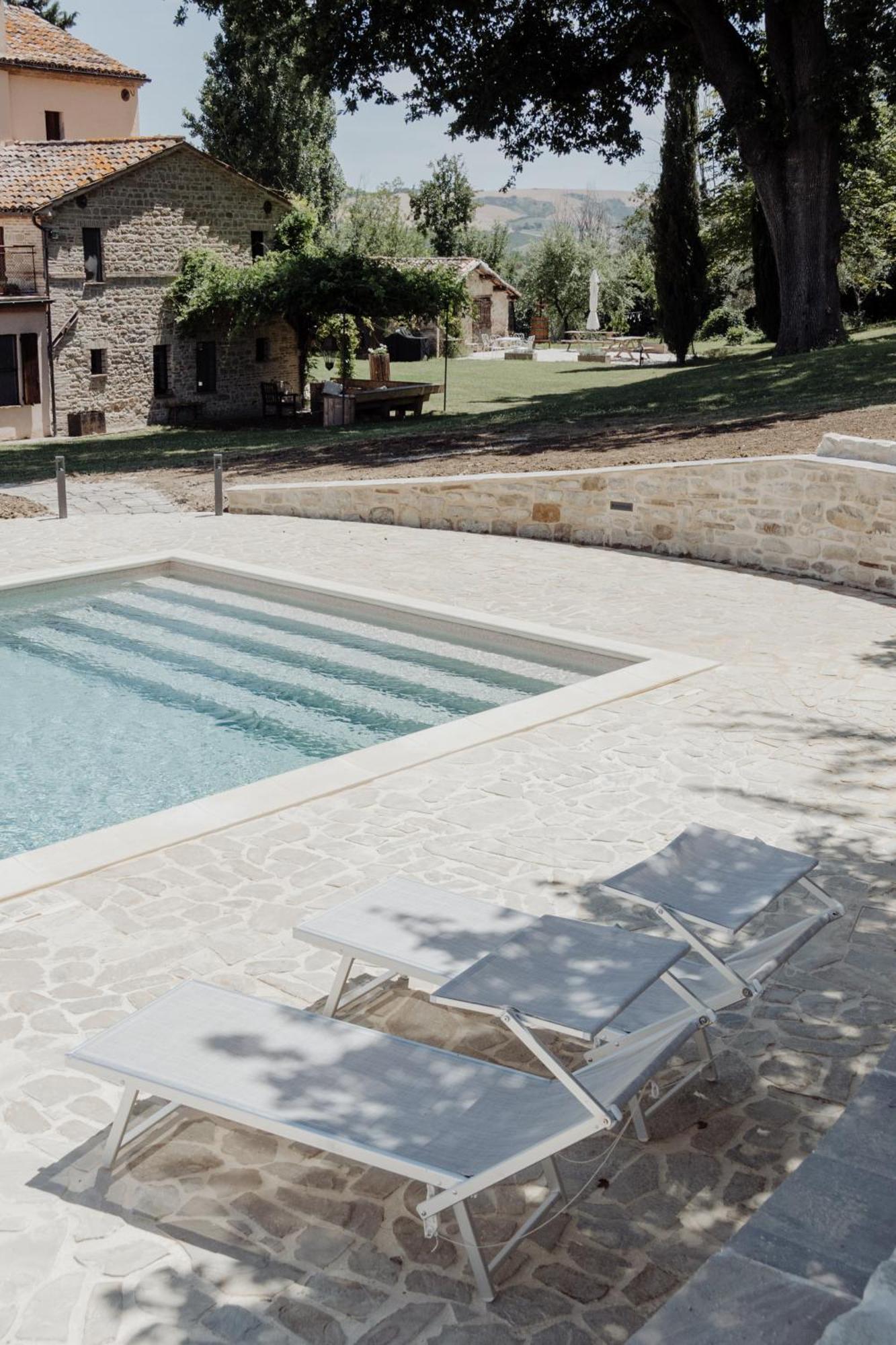 Agriturismo Qui Voglio Monte Roberto Esterno foto